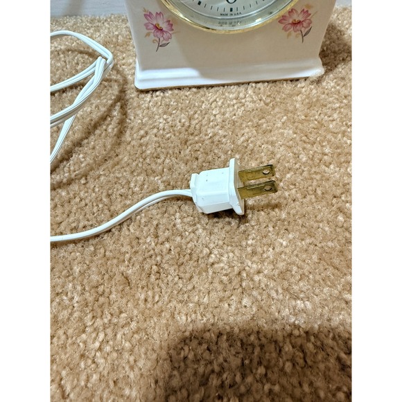 Seth Thomas Lighted Dial Alarm Clock White Floral Base Vintage Tabletop - Picture 6 of 8